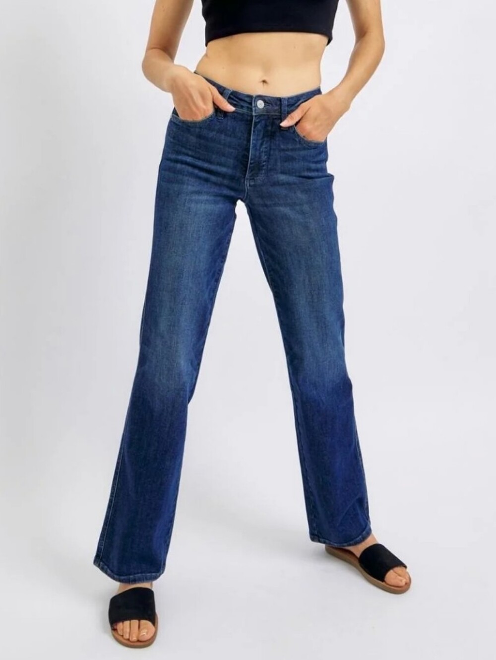 NWT Judy Blue  Mid-Rise Tummy Control Straight Leg Jeans 3/26
